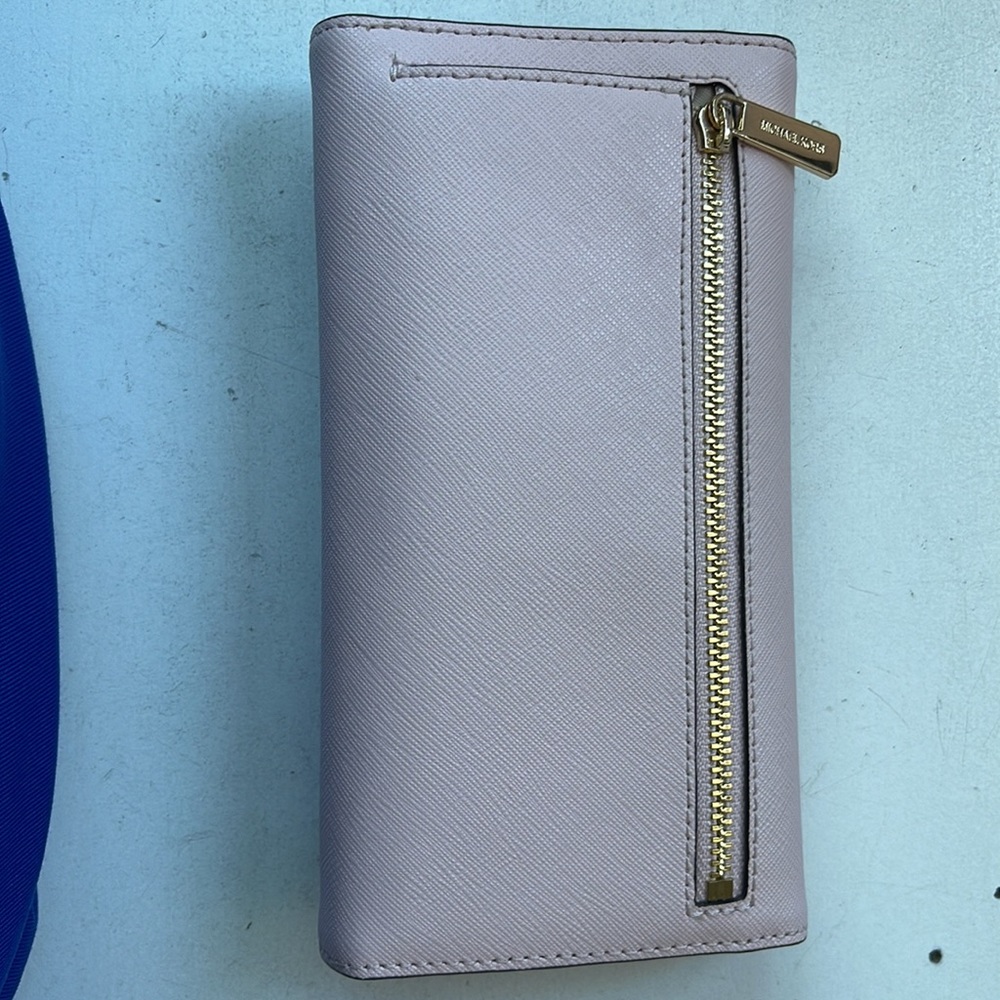 Michael kors wallet - Picture 2 of 3